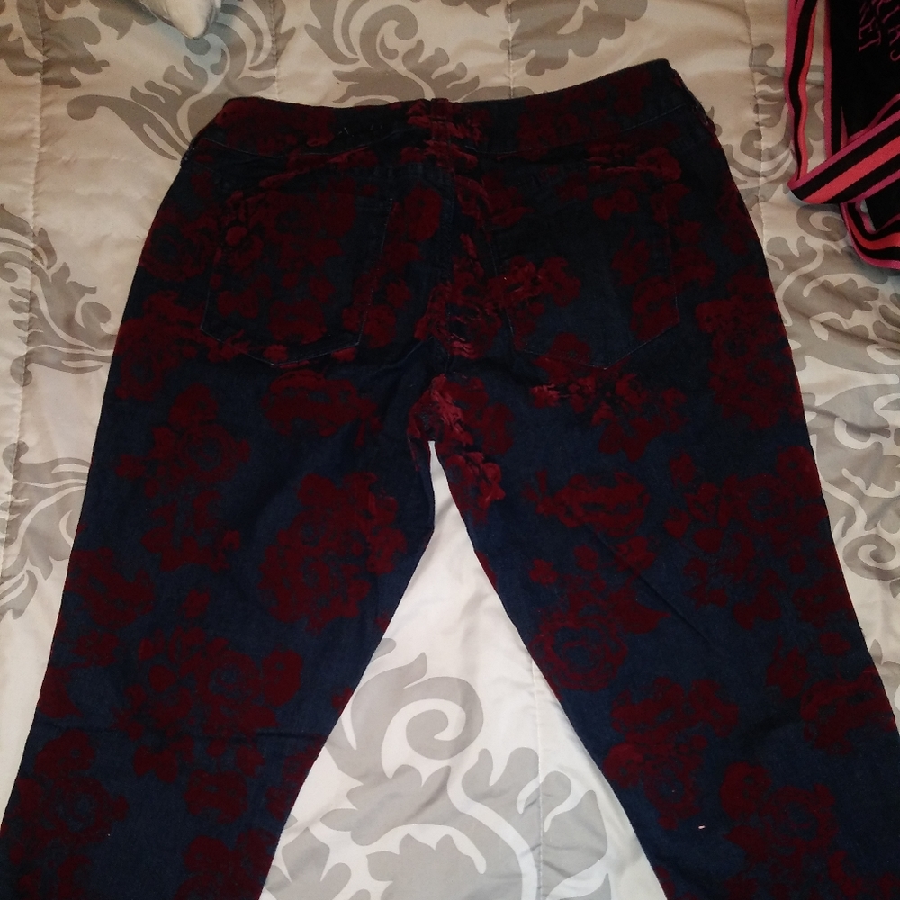 New without tag Decree rose pring blue jeans sz 11